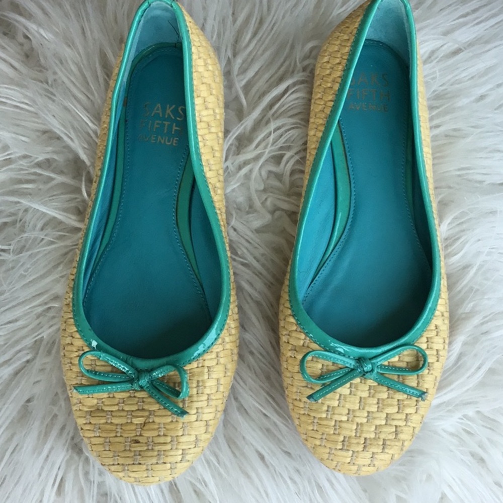 Saks Fifth Avenue Basket weave flats teal trim